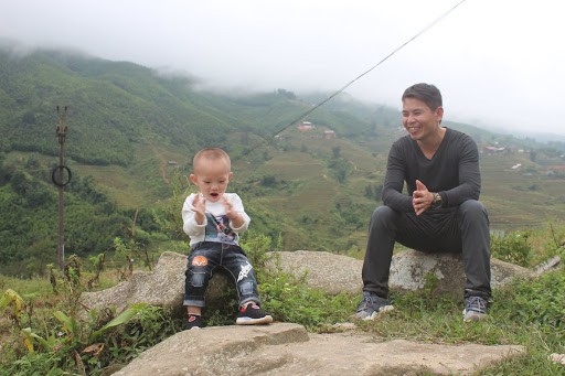 Ho Sy Quyet and his son_Source Ho Sy Quyet